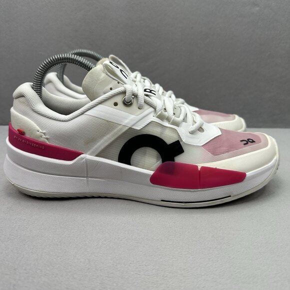 Womens Size 8.5 ON The Roger Pro 2 Clay Tennis Shoes White | Pink Clay Court - Picture 1 of 9